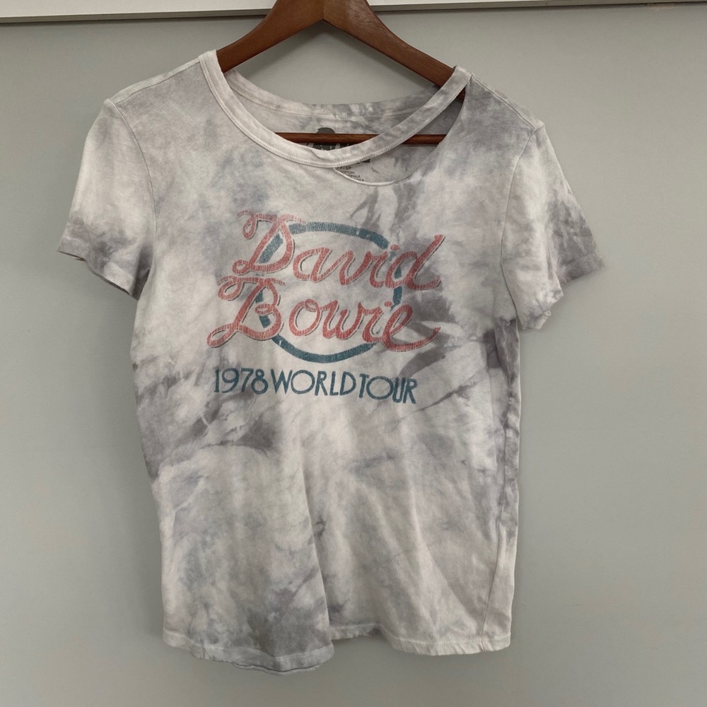 Bowie tie dye t-shirt w/ neck slit